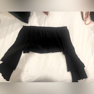 Long sleeve black crop top